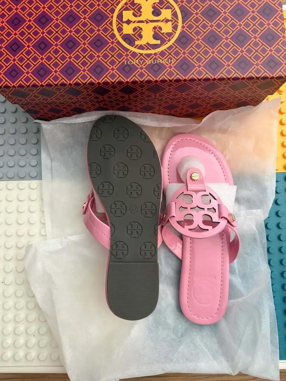 Tory Burch Miller Patent Thong Sandals in Pink